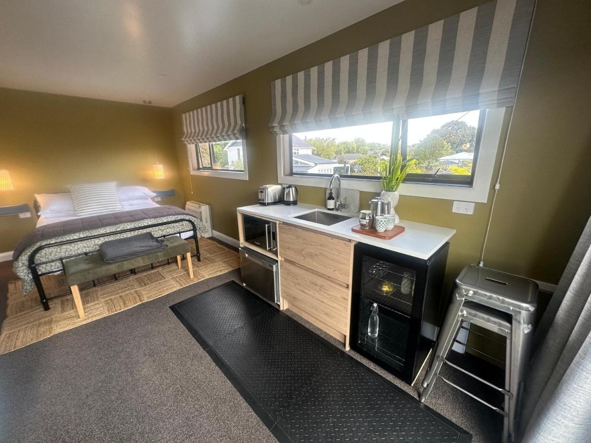 Beckenham Studio On Tree Lined Street Christchurch Esterno foto