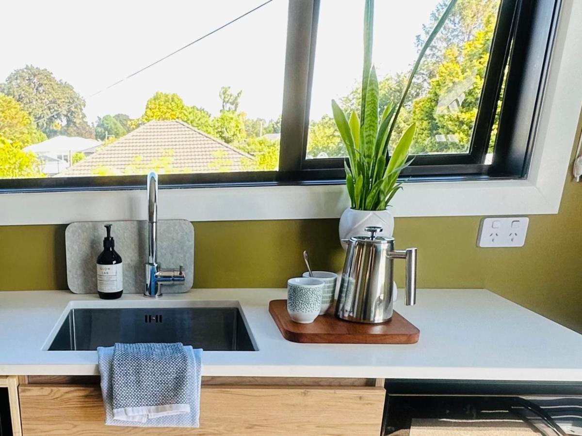Beckenham Studio On Tree Lined Street Christchurch Esterno foto
